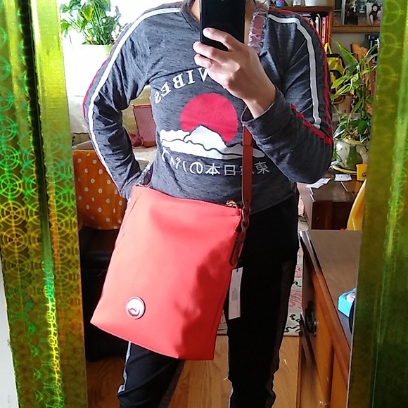 🆕Dooney&Bourke hobo crossbody bag💗 - Picture 4 of 8